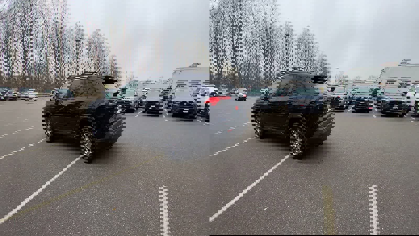 Used 2023 Toyota RAV4 XLE w/ Convenience Package image 9