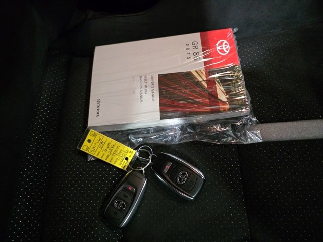 Used 2025 Toyota GR86 Premium w/ ALL Weather Mat Package (TMS) image 9