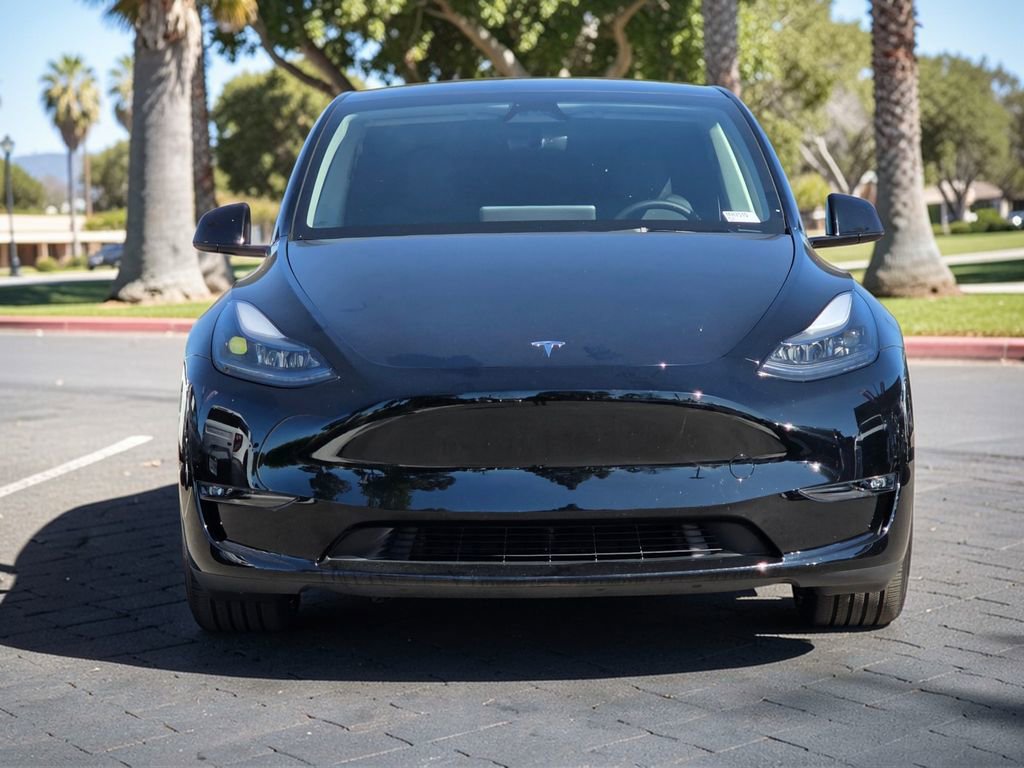 Used 2025 Tesla Model Y Performance image 3