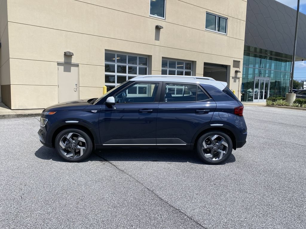 New 2026 Hyundai Venue SEL FWD image 5