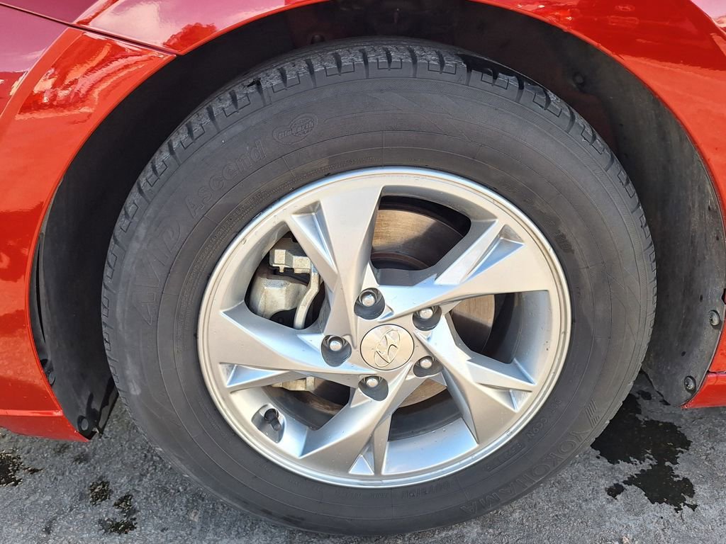Certified 2021 Hyundai Elantra SE image 28