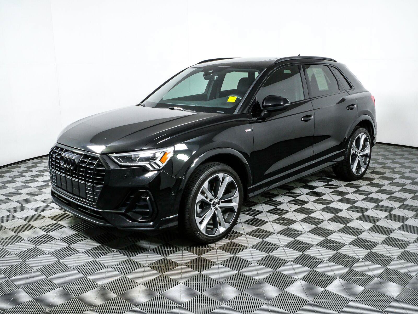 Used 2021 Audi Q3 2.0T Premium Plus w/ Premium Plus Package AWD/4WD image 28