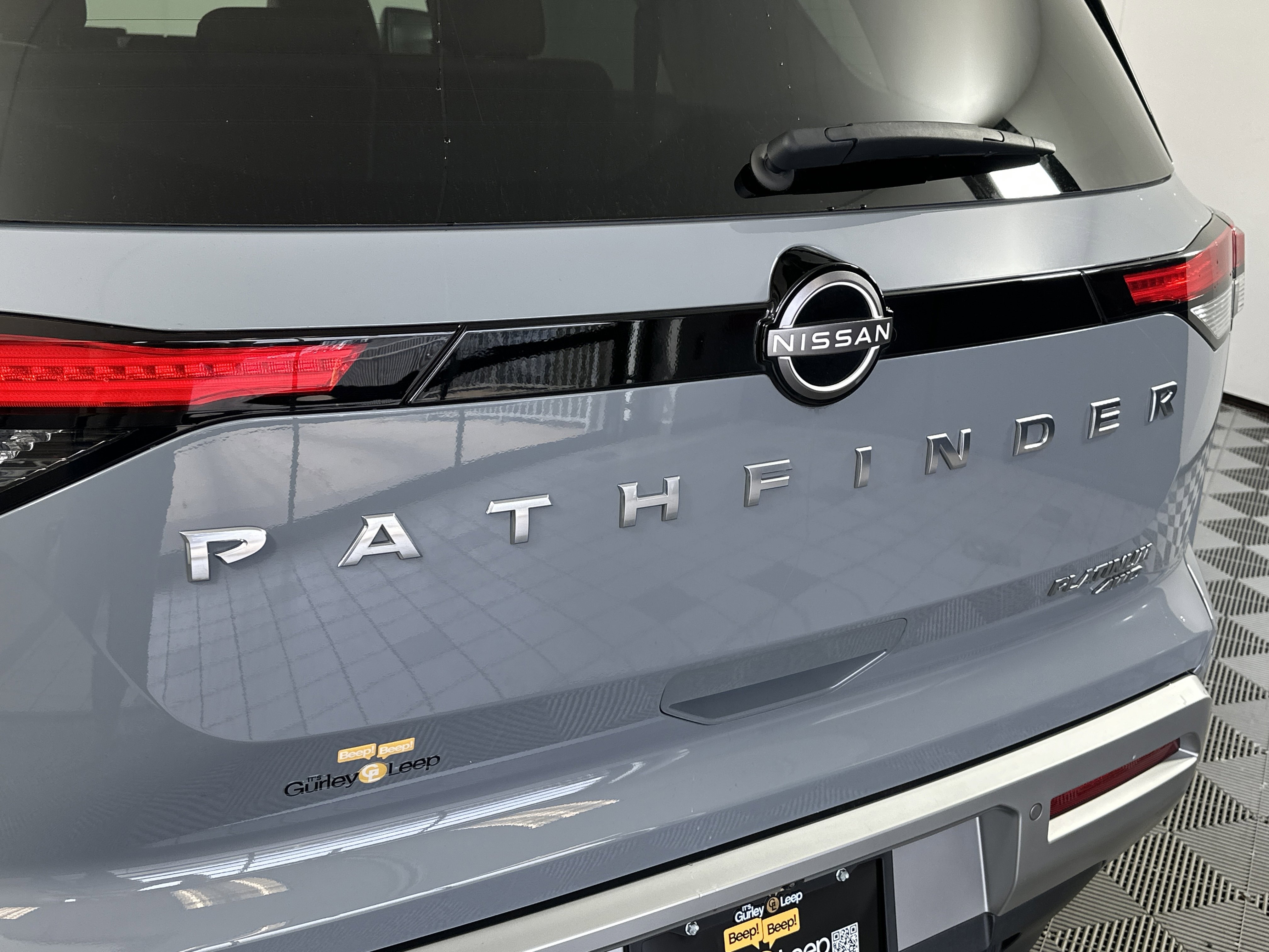 Used 2023 Nissan Pathfinder Platinum w/ Lighting Package (N93) image 15