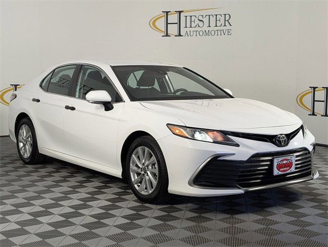 Used 2023 Toyota Camry LE image 2