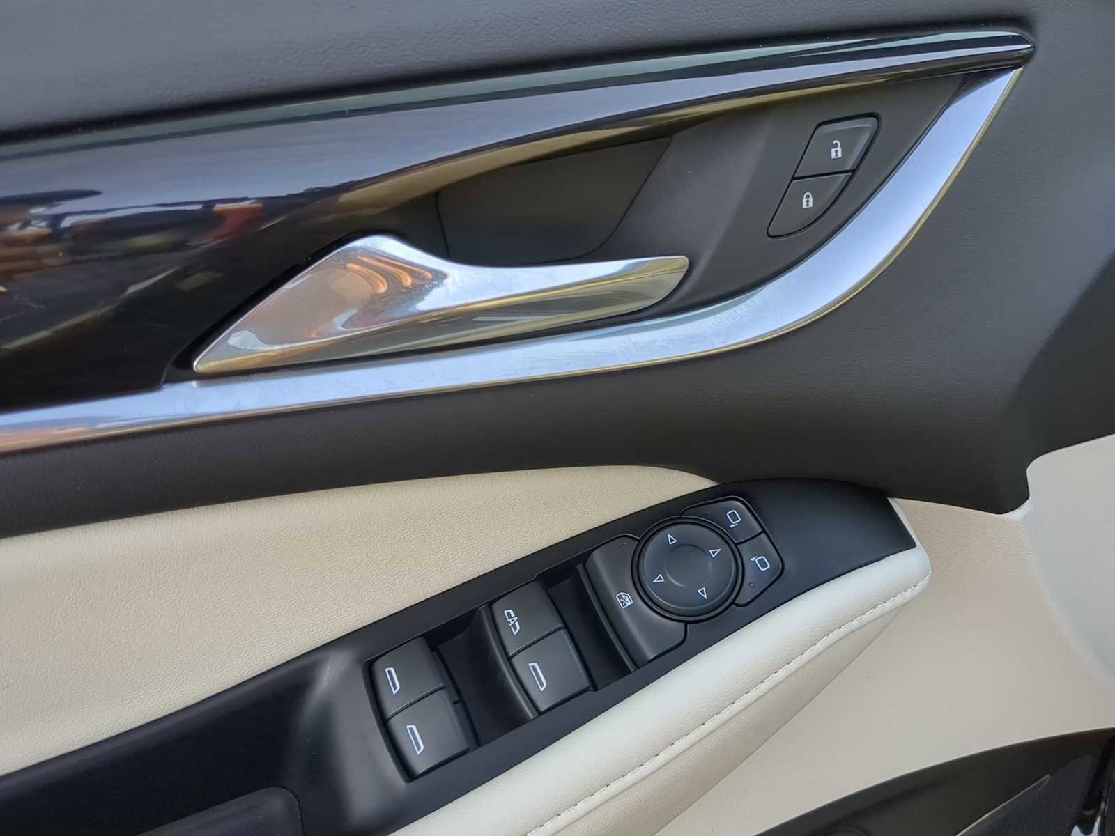 Used 2023 Buick Enclave Essence w/ Experience Buick Package image 12