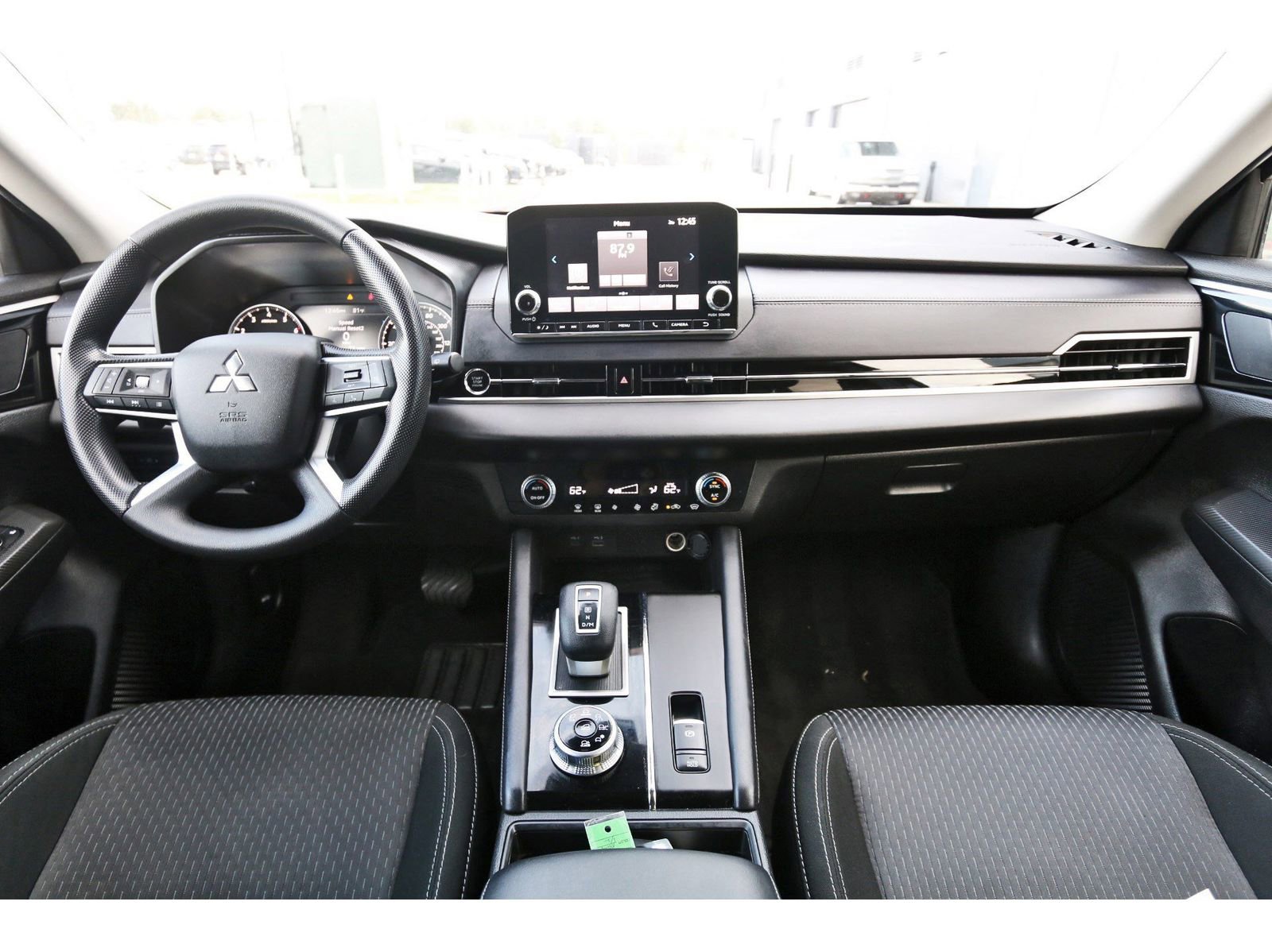 Used 2024 Mitsubishi Outlander ES image 11