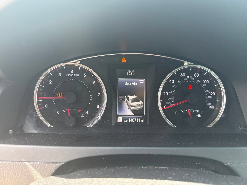 Used 2015 Toyota Camry SE FWD image 13