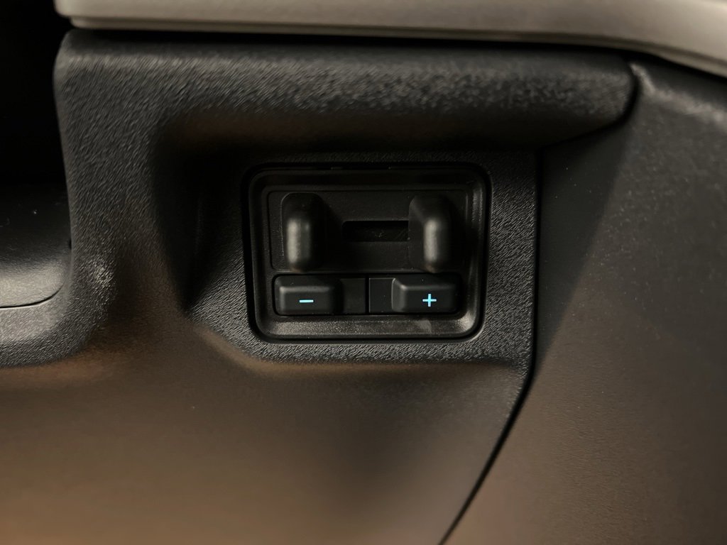 New 2025 Ford Expedition Active image 18