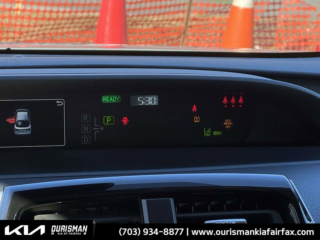 Used 2022 Toyota Prius LE image 30