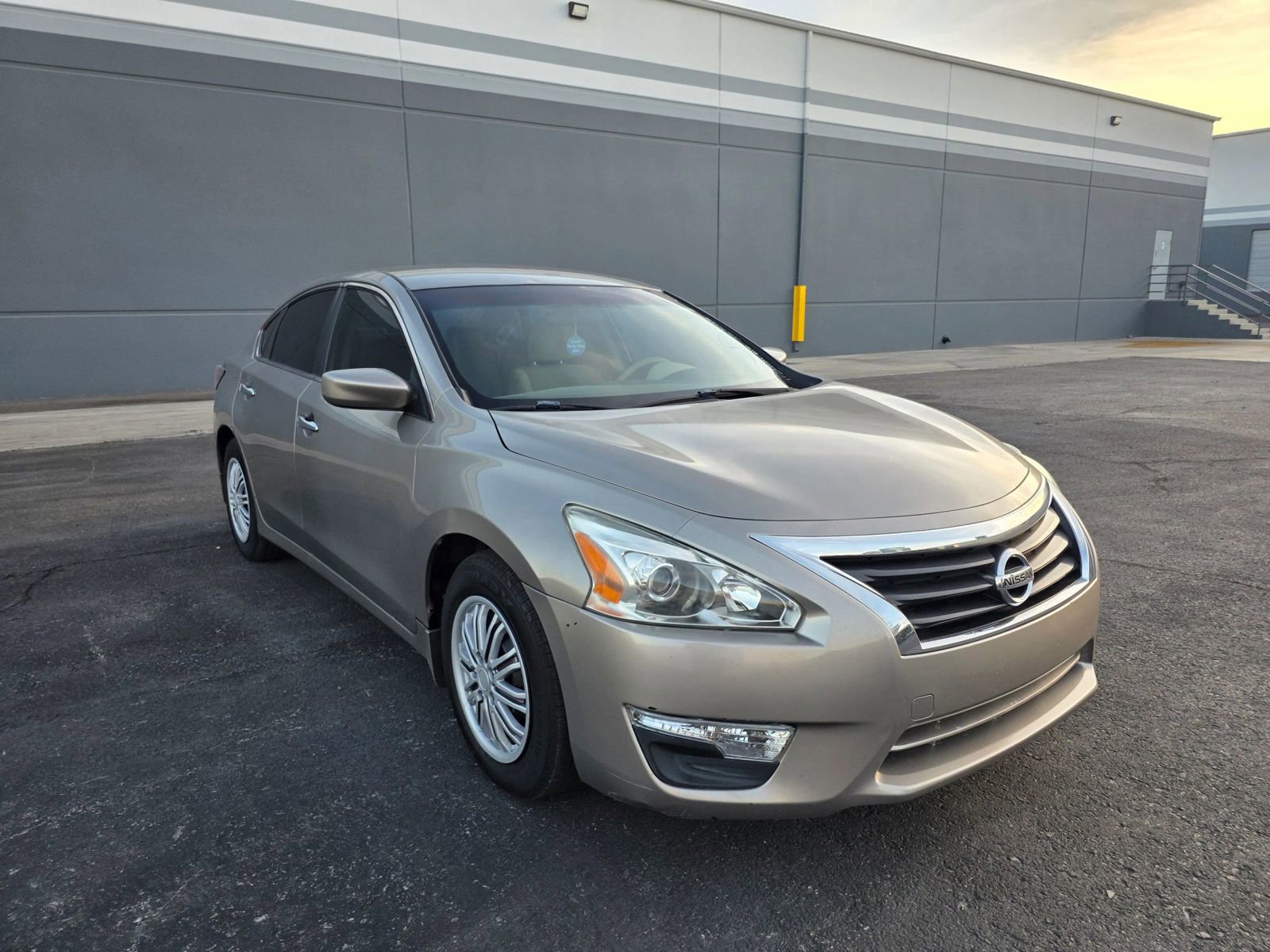 Used 2015 Nissan Altima 2.5 S w/ Power Driver Seat Package FWD image 3