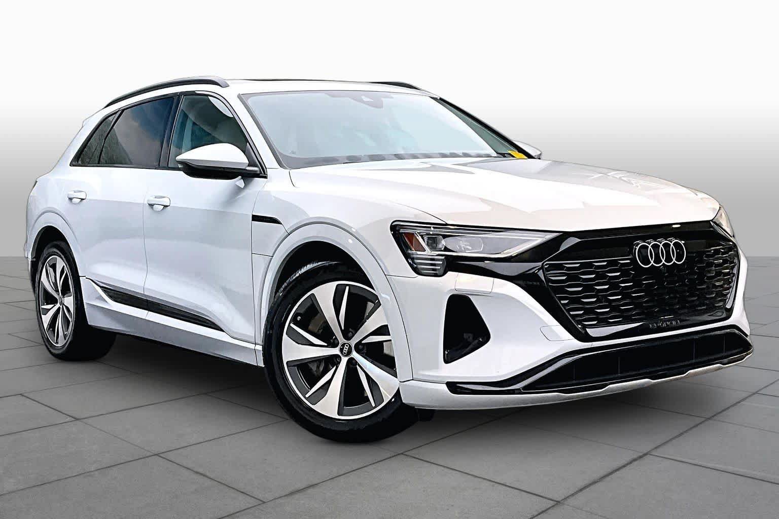 Used 2024 Audi Q8 e-tron Premium AWD/4WD image 2