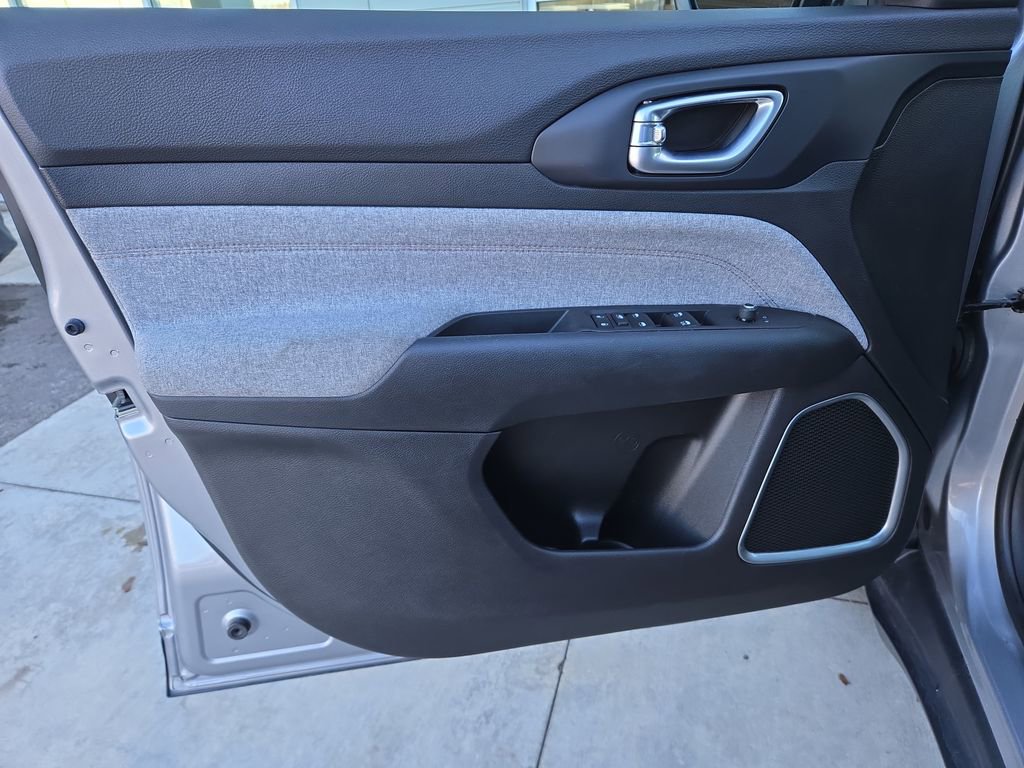 Used 2022 Jeep Compass Latitude image 12