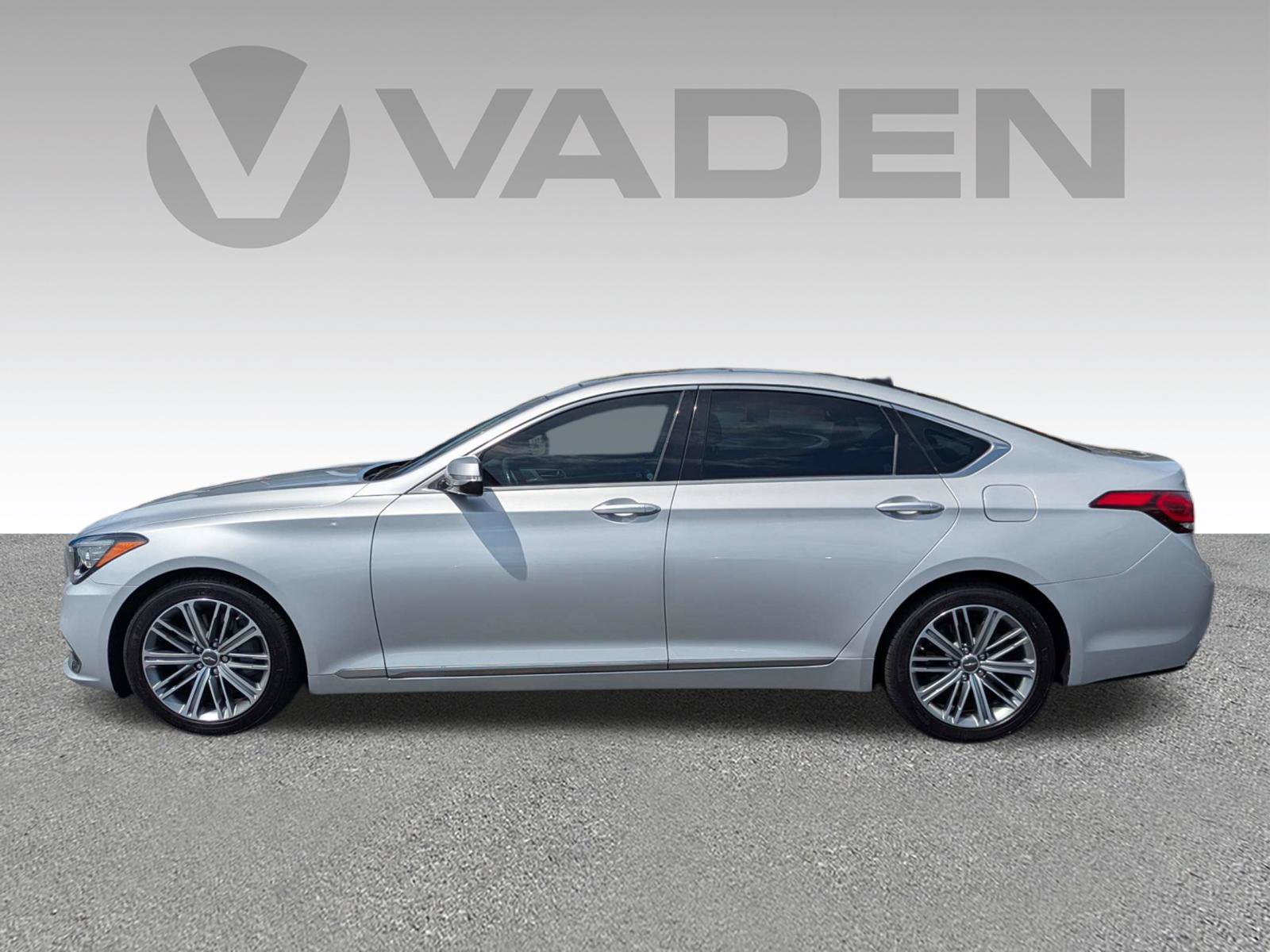 Used 2018 Genesis G80 3.8 w/ Option Group 02 RWD image 28