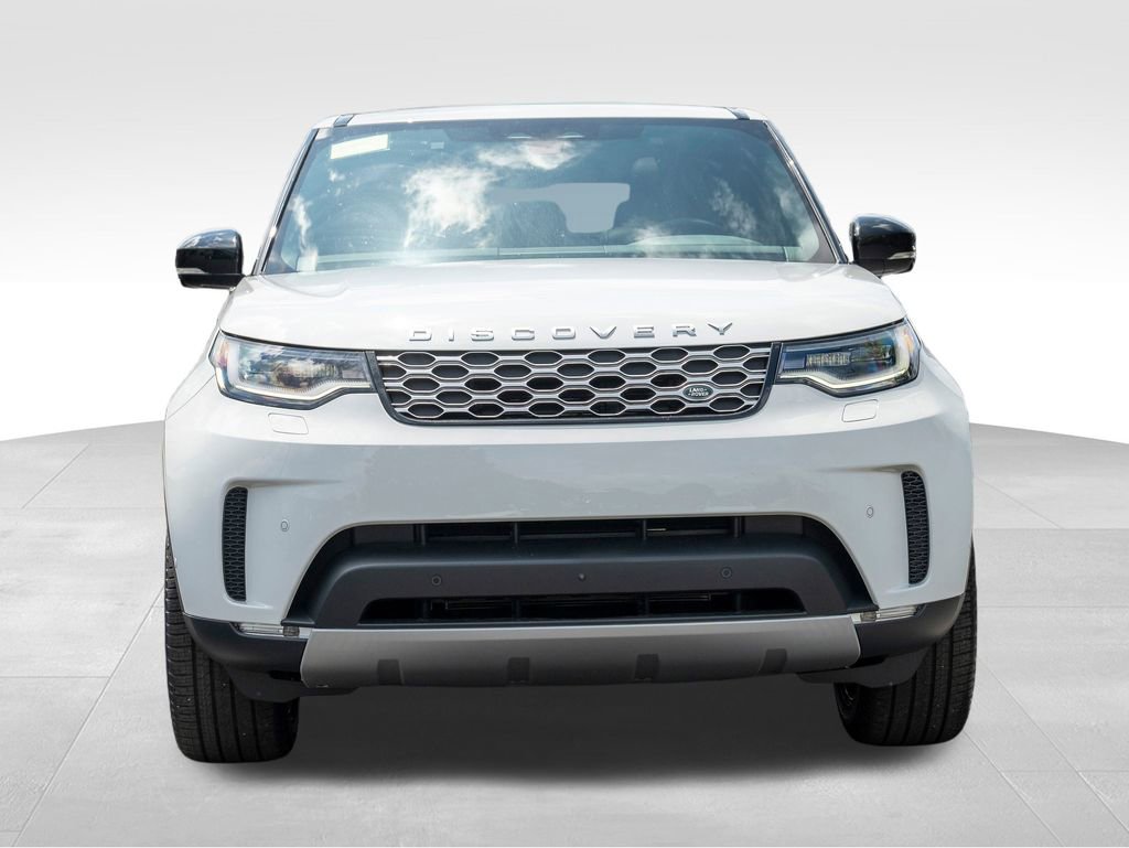 New 2025 Land Rover Discovery S image 2