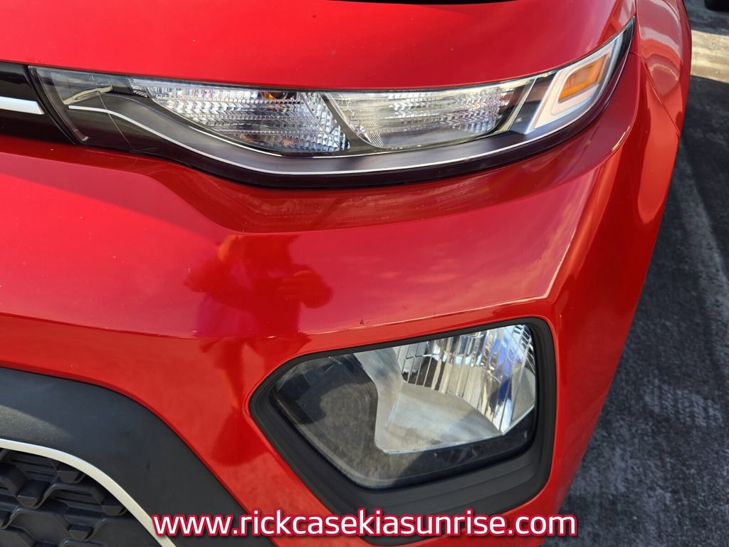 Used 2022 Kia Soul LX image 10