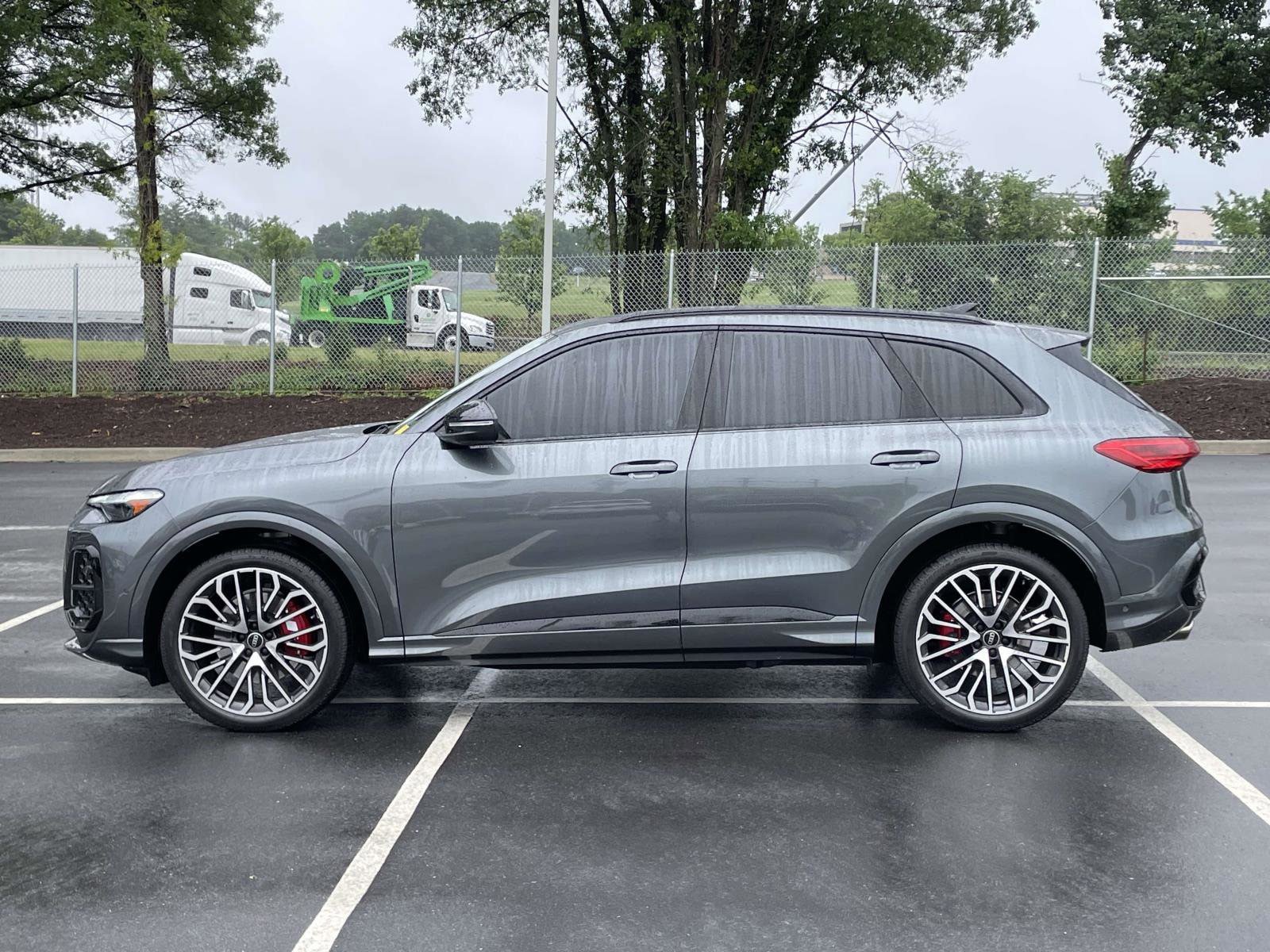 Certified 2025 Audi SQ5 Premium Plus AWD/4WD image 4