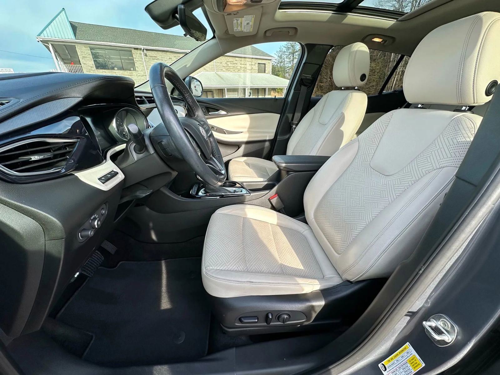 Used 2021 Buick Encore GX Essence w/ Advanced Technology Package image 23