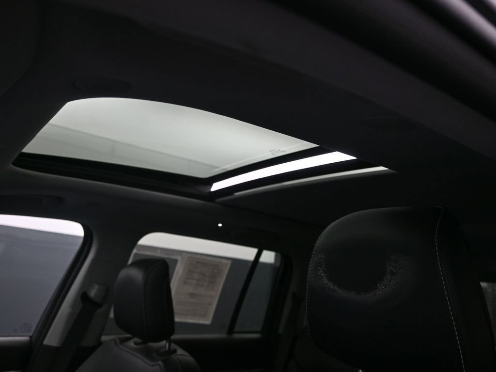 Used 2022 Jeep Grand Cherokee Limited image 12