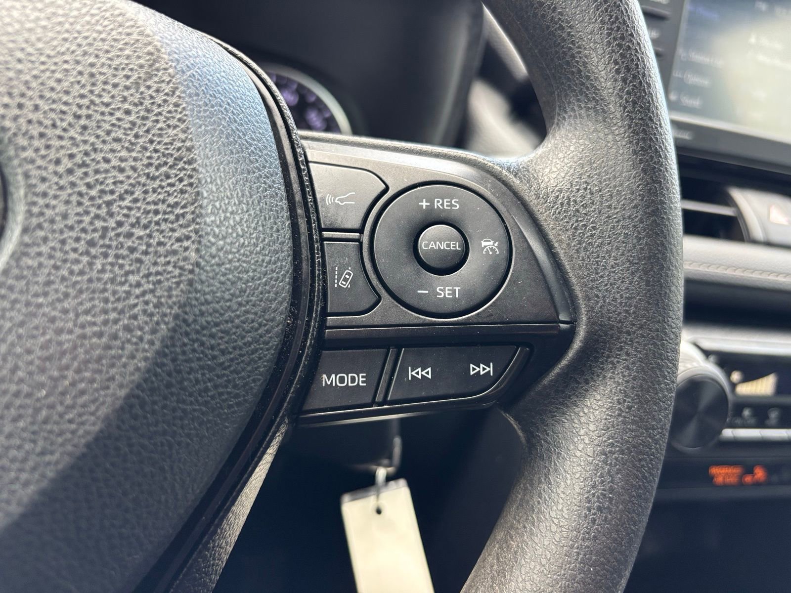 Used 2020 Toyota RAV4 LE image 23