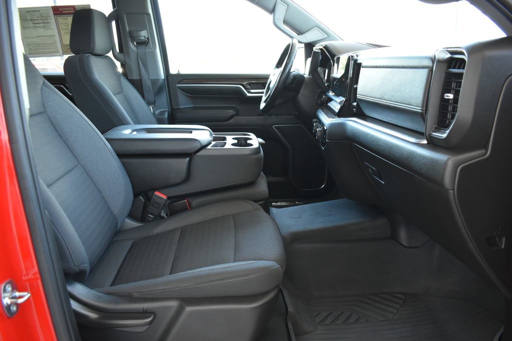 Used 2022 Chevrolet Silverado 1500 LT AWD/4WD image 5
