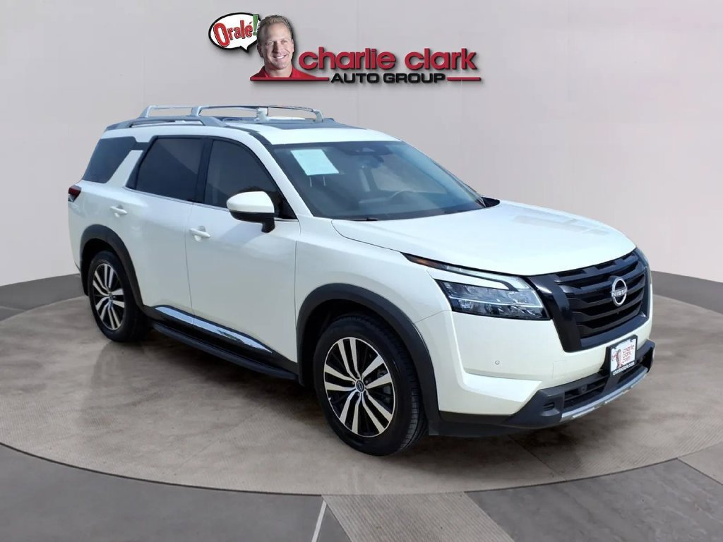 Used 2024 Nissan Pathfinder Platinum w/ Black Appearance Package FWD image 7