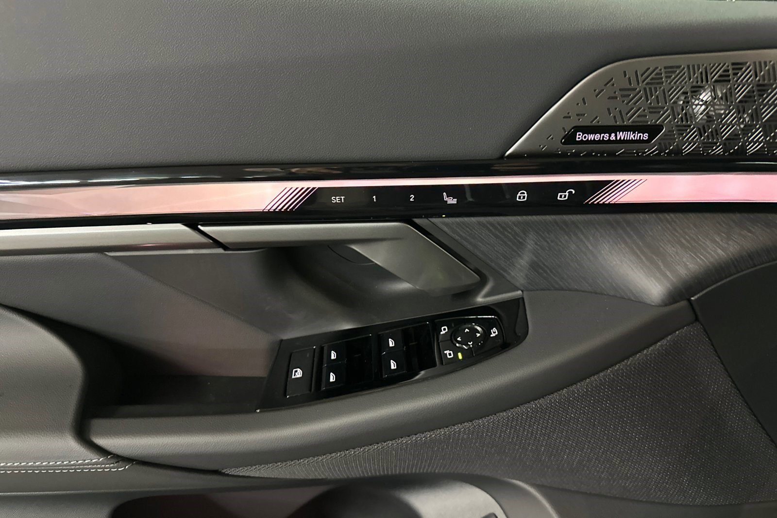 New 2026 BMW 550e xDrive w/ Premium Package image 13