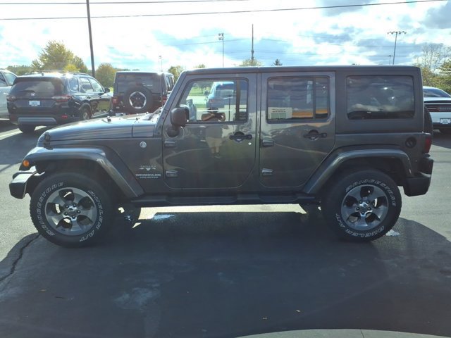 Used 2017 Jeep Wrangler Unlimited Sahara w/ Connectivity Group AWD/4WD image 4