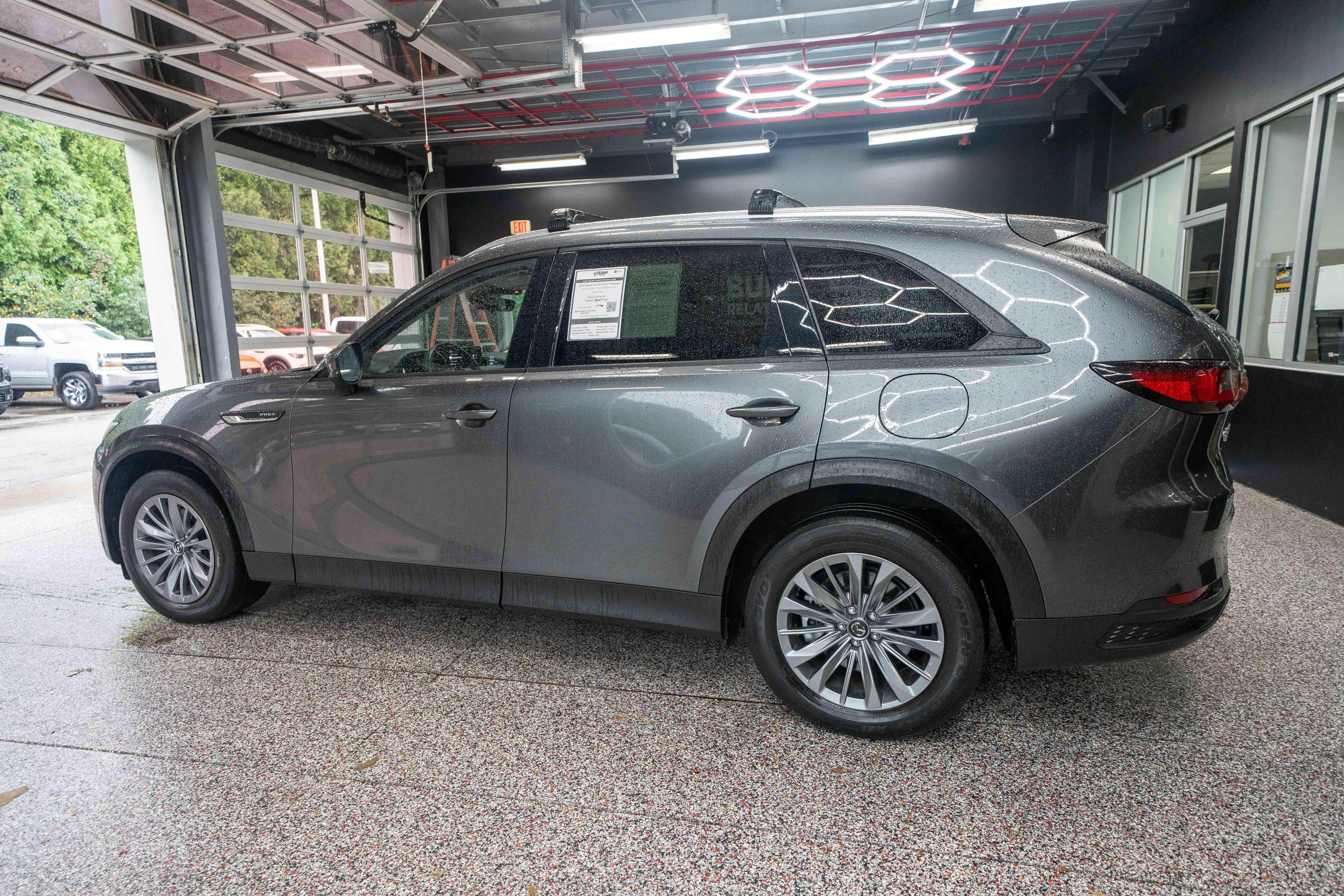 Used 2024 MAZDA CX-90 Plug-In Hybrid w/ Preferred AWD/4WD image 2