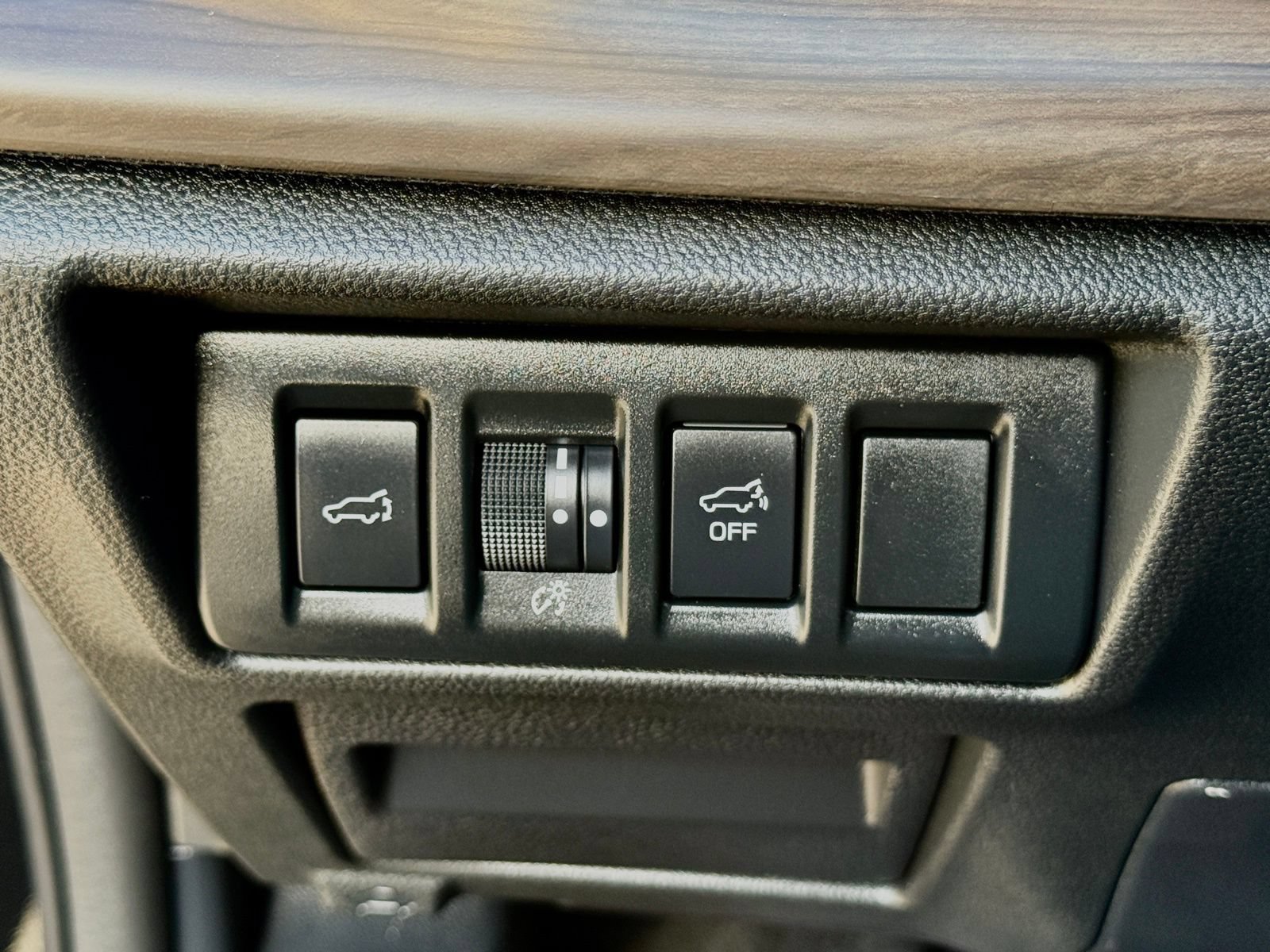 Used 2023 Subaru Outback Limited AWD/4WD image 28
