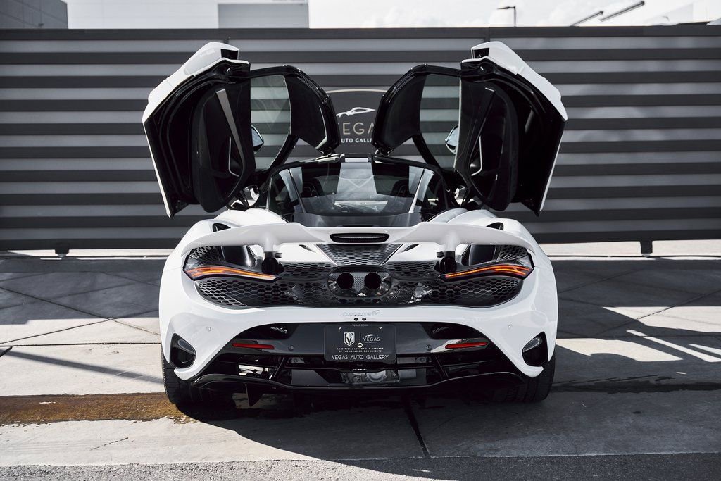 Used 2024 McLaren 750S image 23
