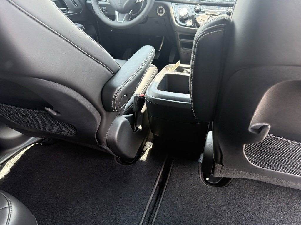 New 2026 Chrysler Pacifica Select image 37