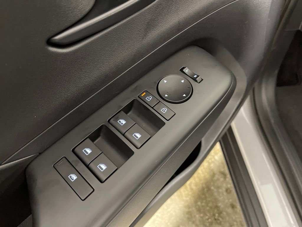 New 2026 Hyundai Kona SE image 10