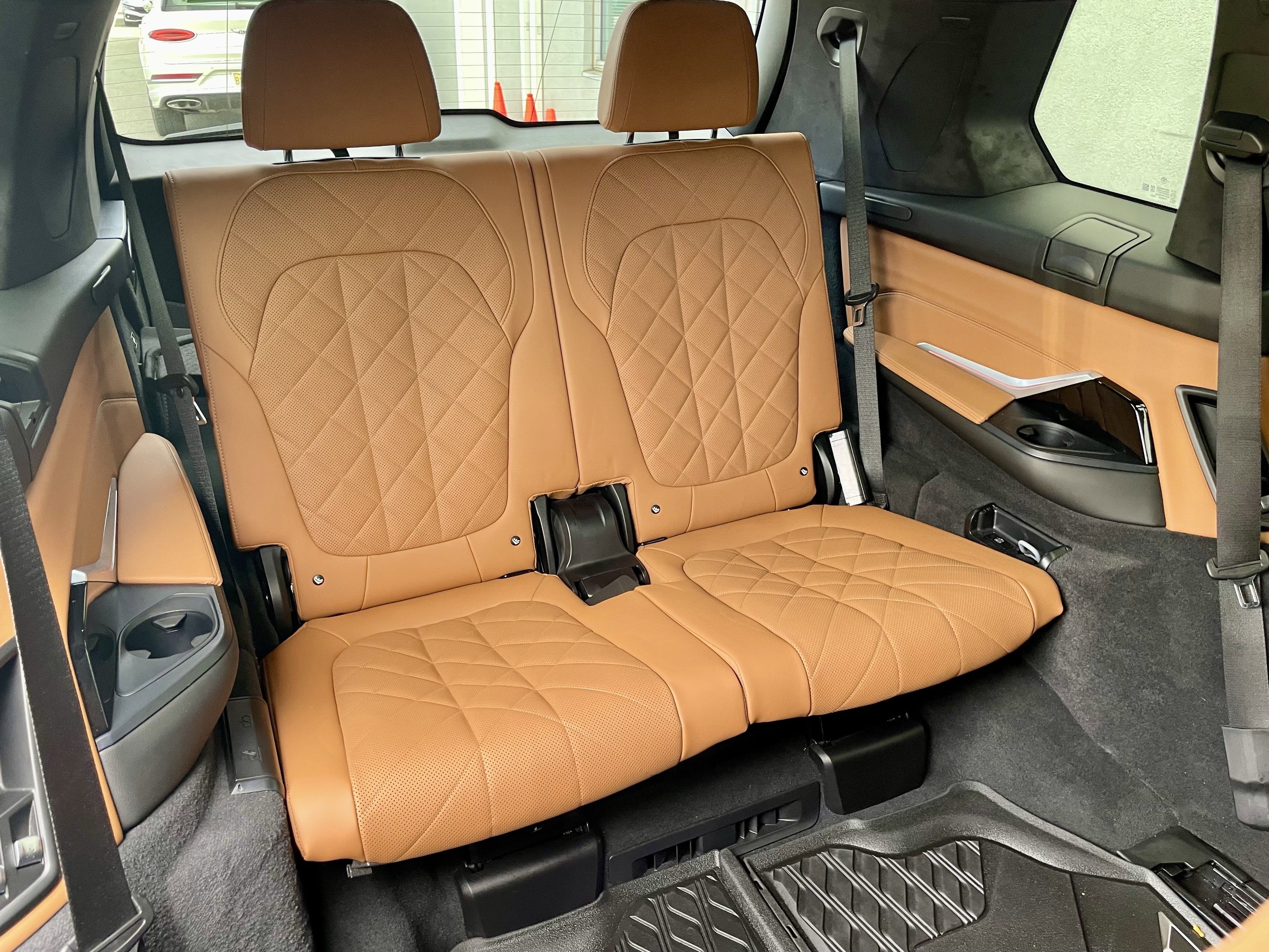 Used 2024 BMW X7 xDrive40i w/ Executive Package image 33