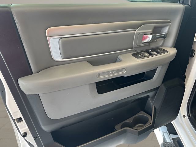 Used 2018 RAM 1500 SLT AWD/4WD image 9