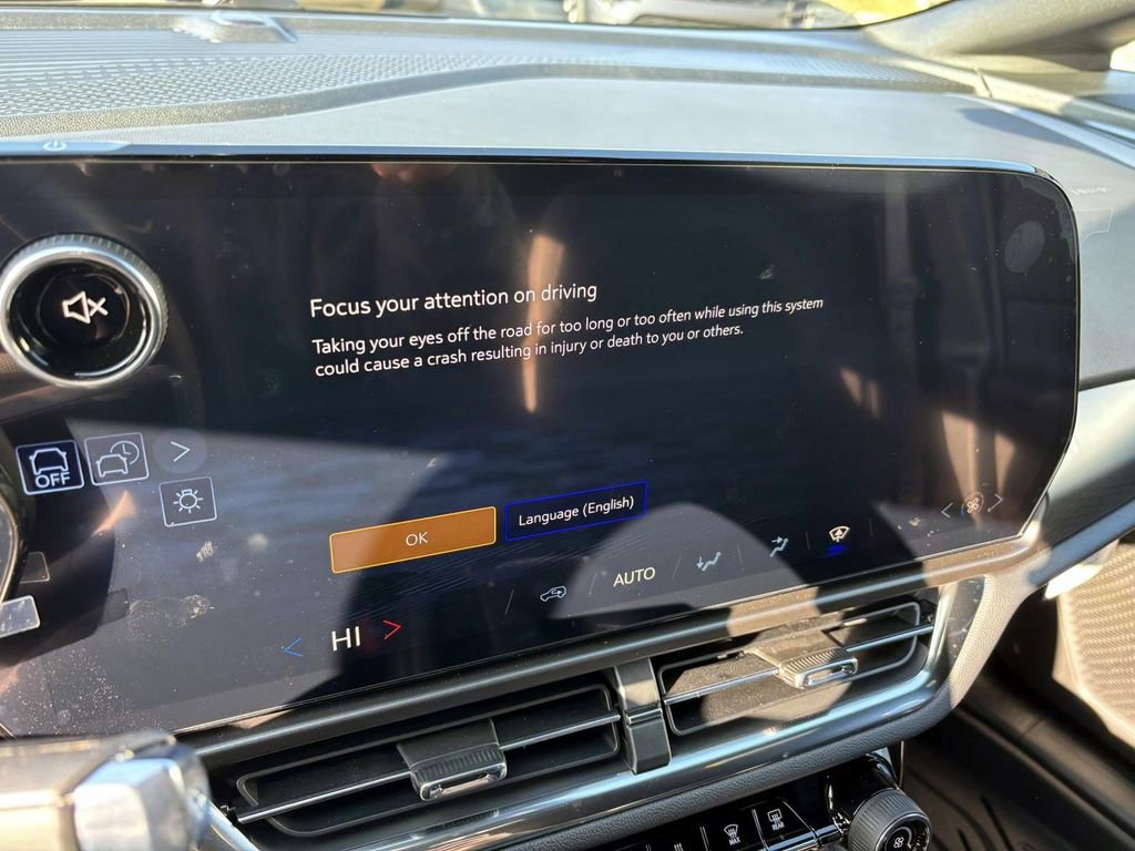 Used 2026 Chevrolet Equinox EV LT image 19