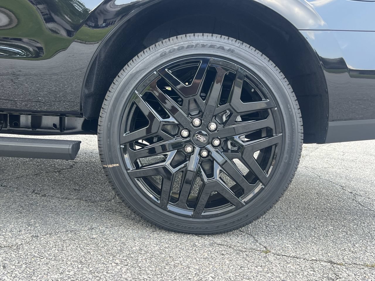 New 2027 Ford Expedition Platinum w/ Stealth Performance Package AWD/4WD image 31