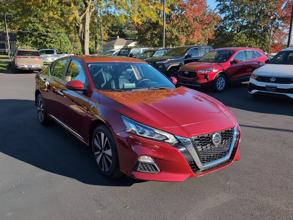 Used 2021 Nissan Altima 2.5 SV w/ SV Premium Package AWD/4WD image 2