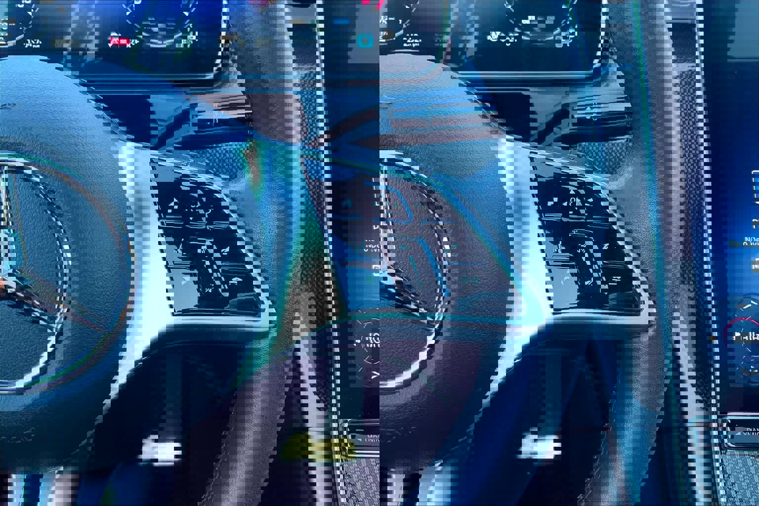 Certified 2023 Mercedes-Benz C 300 4MATIC Sedan image 25