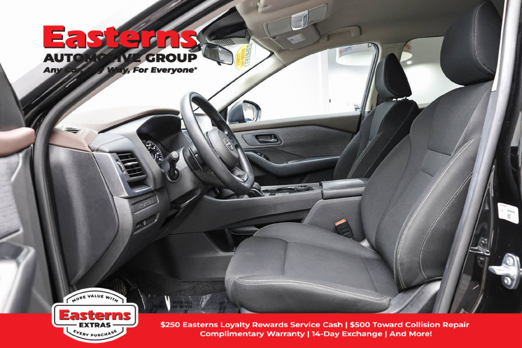 Used 2023 Nissan Rogue S AWD/4WD image 15