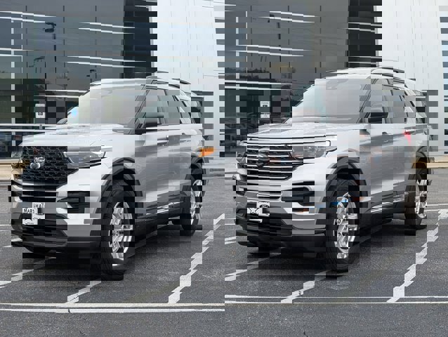 Certified 2023 Ford Explorer XLT image 1