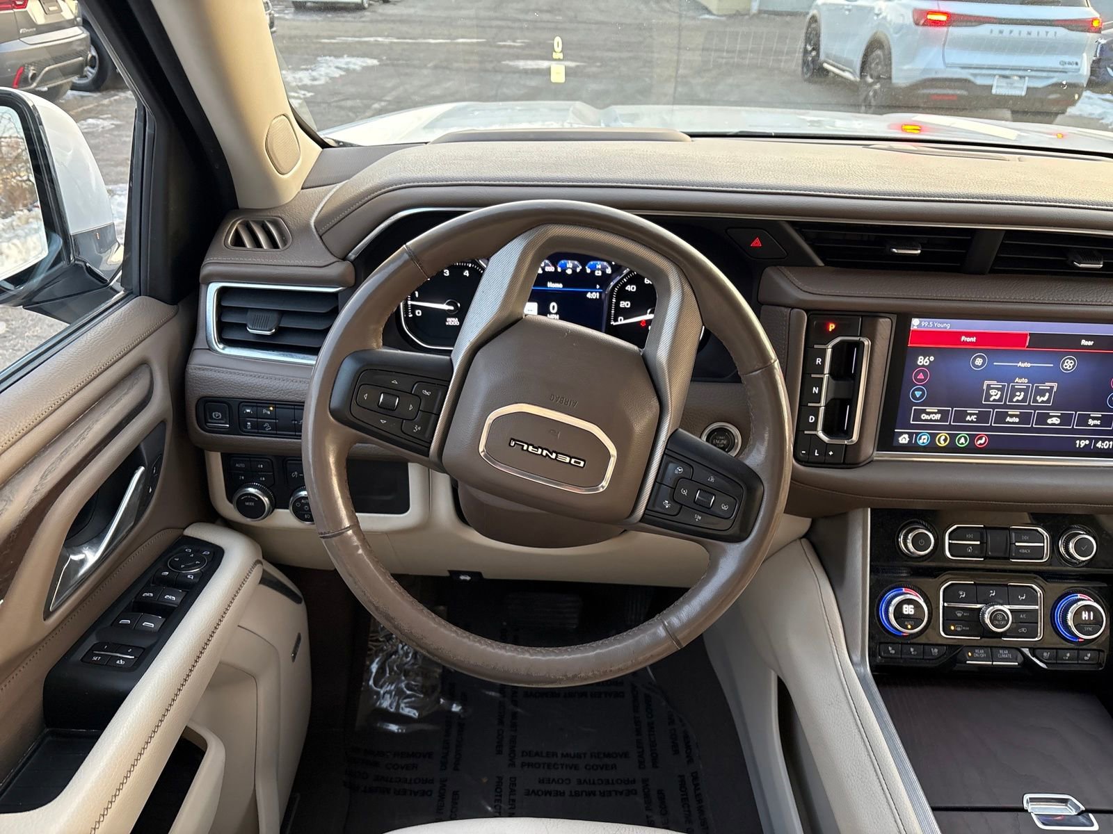 Used 2021 GMC Yukon XL Denali image 13