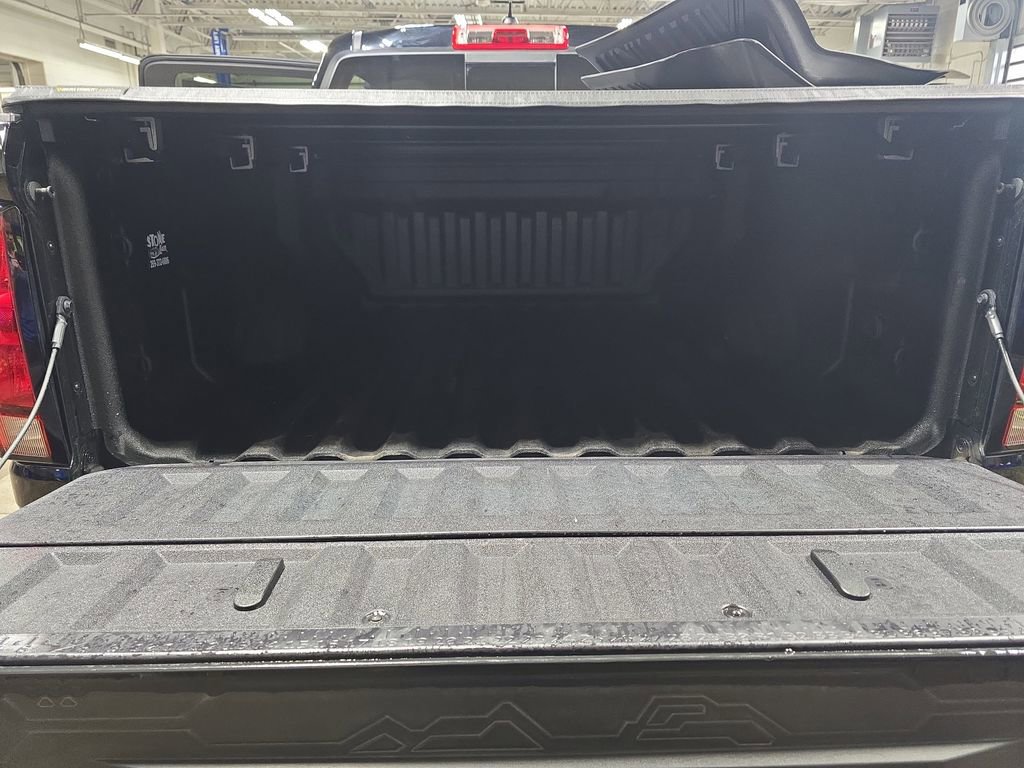 Used 2024 Chevrolet Colorado LT w/ LT Convenience Package III RWD image 14