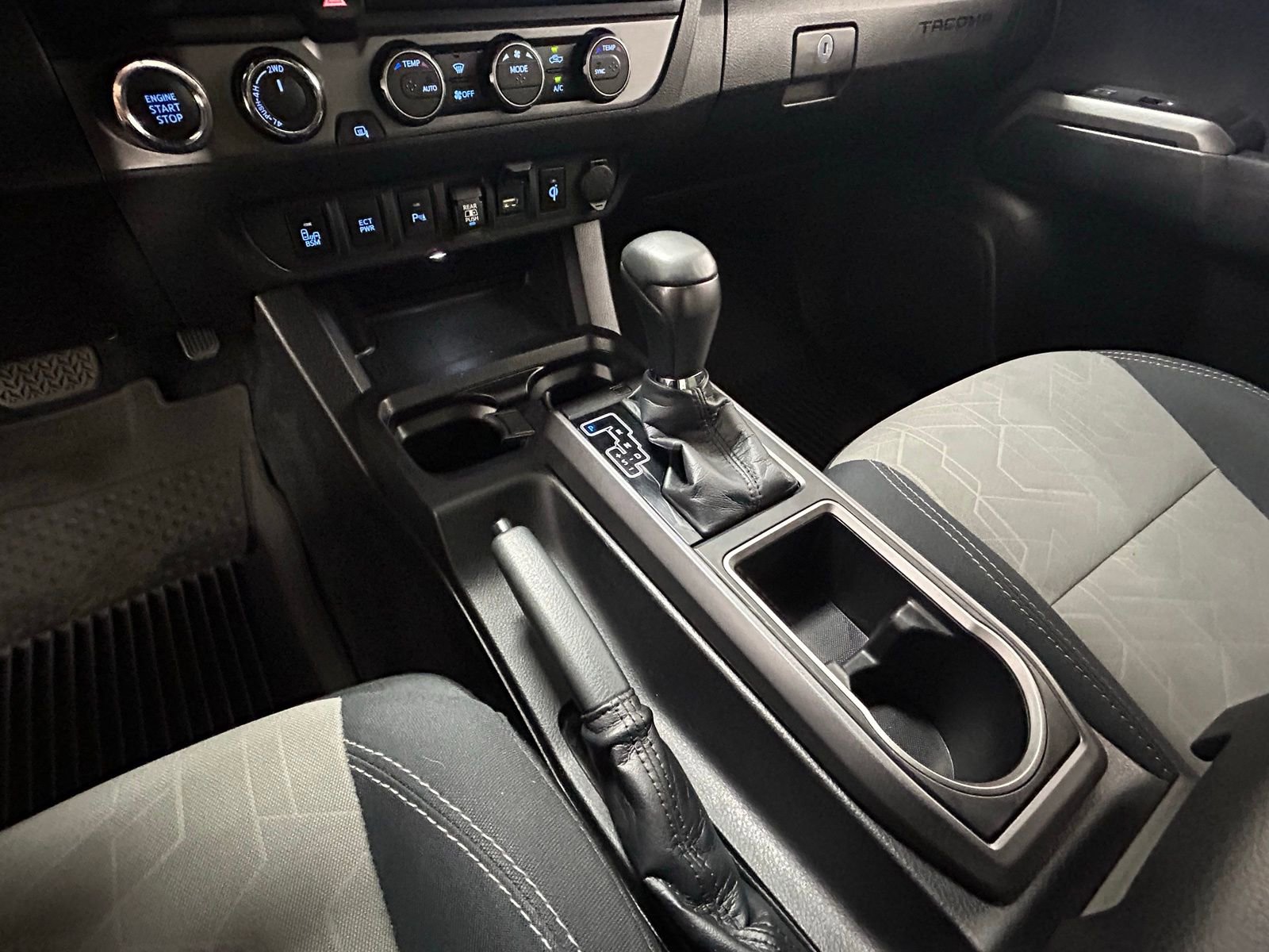 Used 2021 Toyota Tacoma TRD Off-Road w/ Technology Package image 22