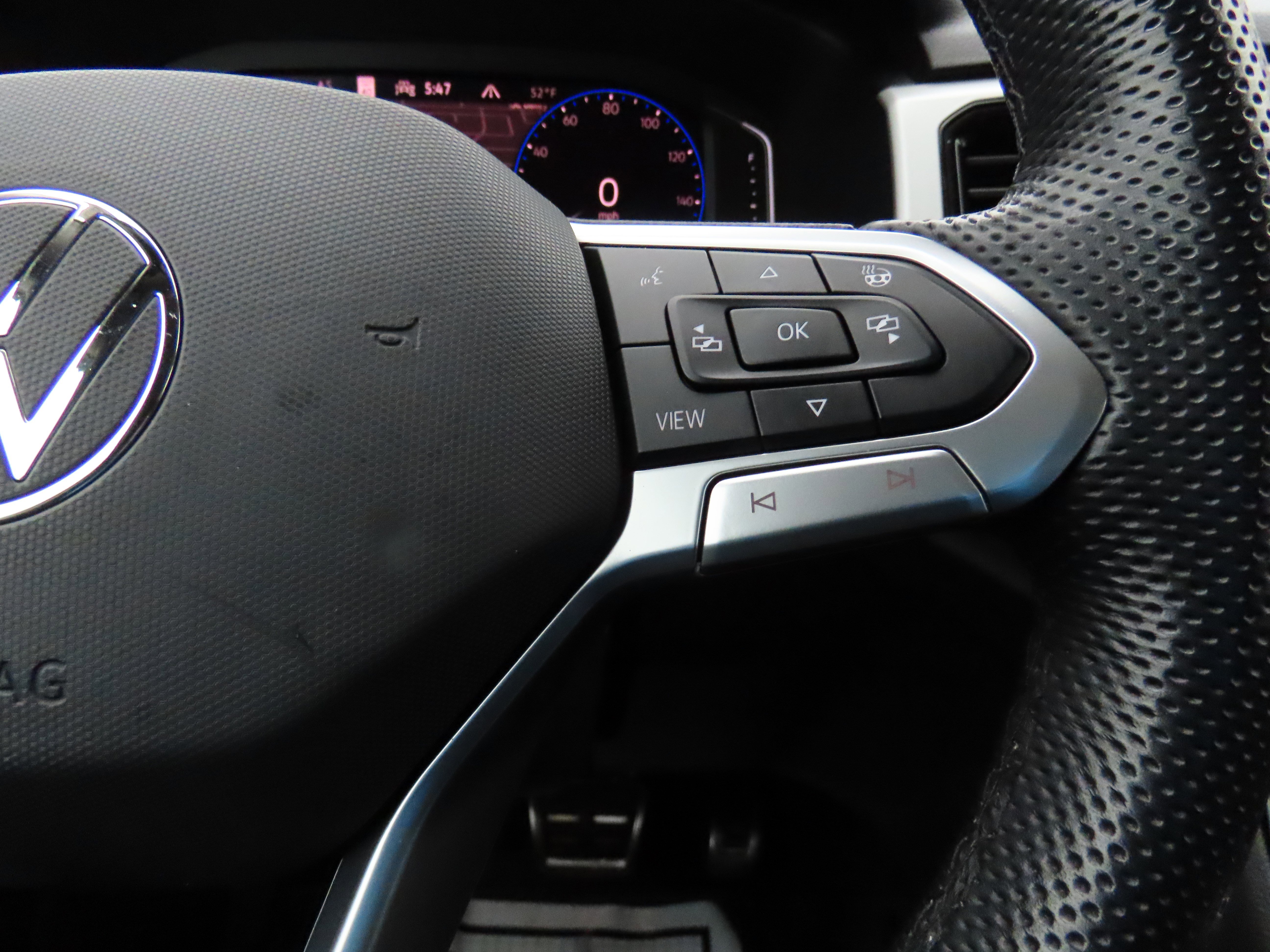 Used 2021 Volkswagen Atlas SEL Premium image 39