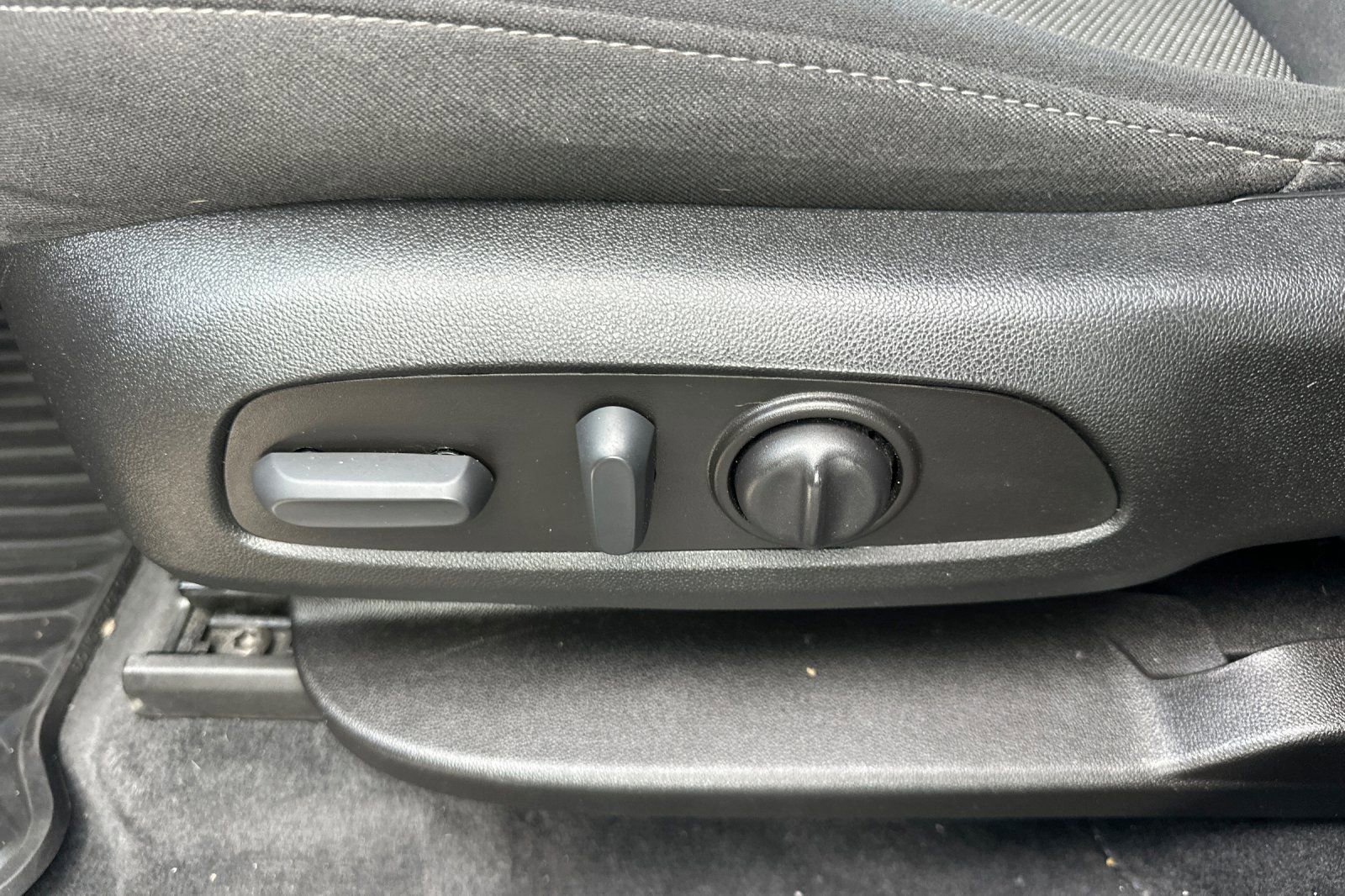 Certified 2023 Chevrolet Traverse LT image 13