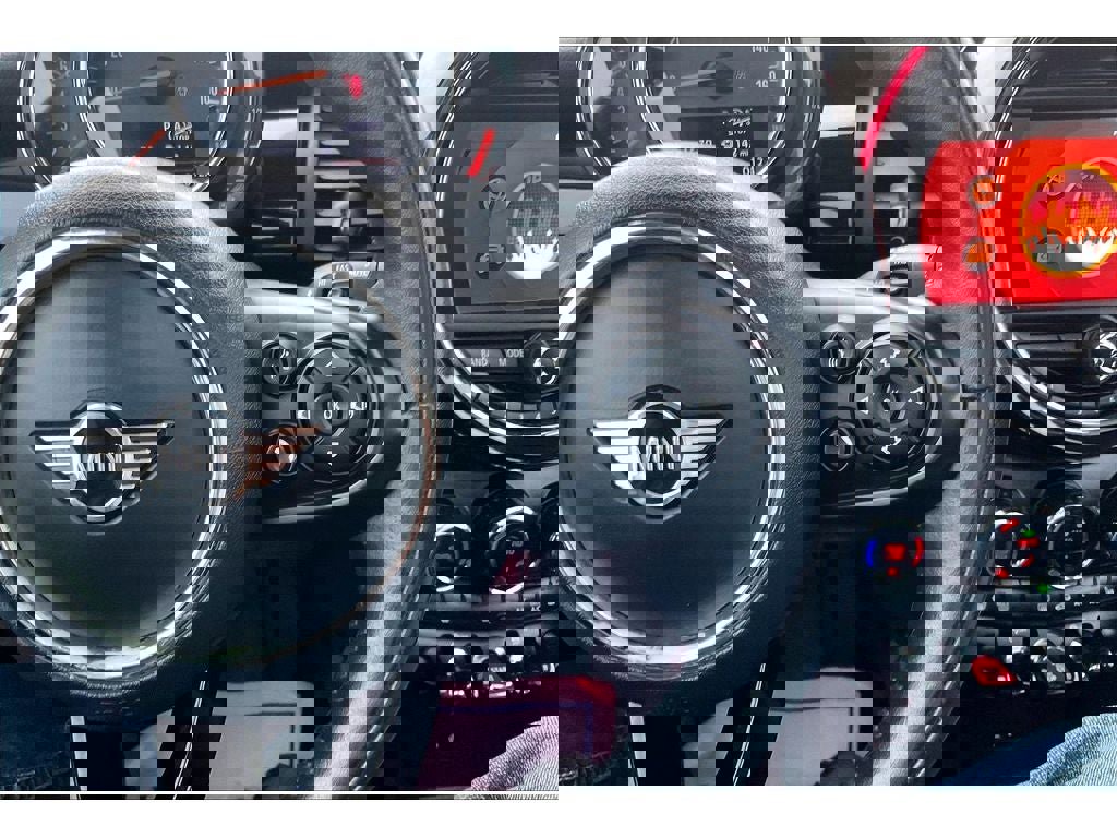 Used 2020 MINI Cooper 2-Door Hardtop image 21