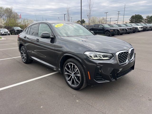 Used 2022 BMW X4 xDrive30i w/ M Sport Package 2 AWD/4WD image 3
