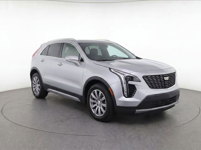 Used 2023 Cadillac XT4 Premium Luxury w/ Cold Weather Package FWD image 2