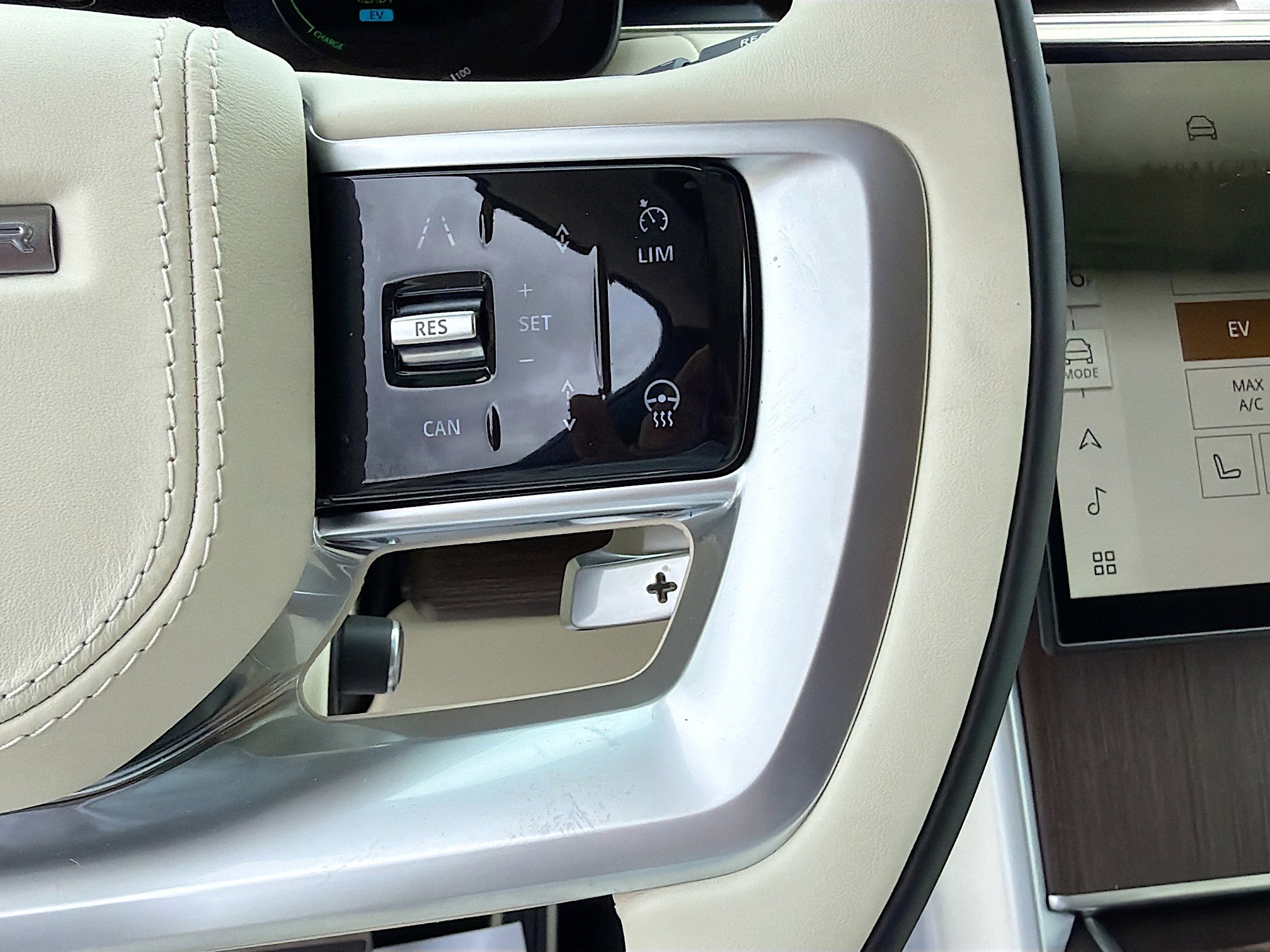 New 2026 Land Rover Range Rover SE AWD/4WD image 39