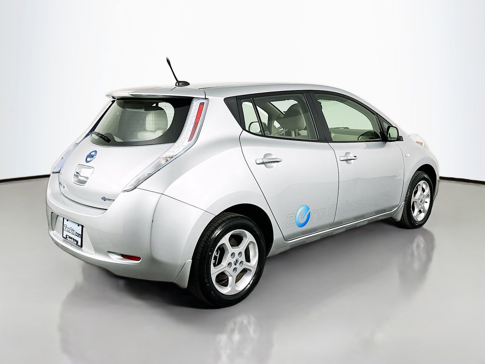 Used 2011 Nissan Leaf SL w/ Eco Design Pkg image 8